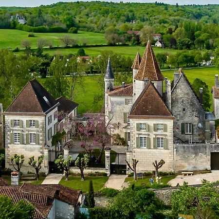 Chateau Des Senechaux, Bourdeilles Exterior foto
