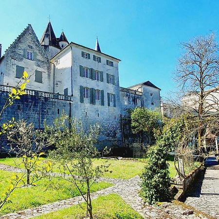 Chateau Des Senechaux, Bourdeilles Exterior foto
