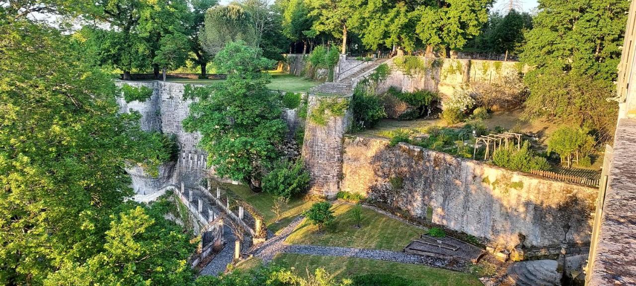 Chateau Des Senechaux, Bourdeilles Exterior foto