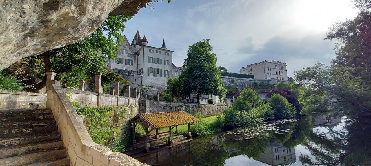 Chateau Des Senechaux, Bourdeilles Exterior foto