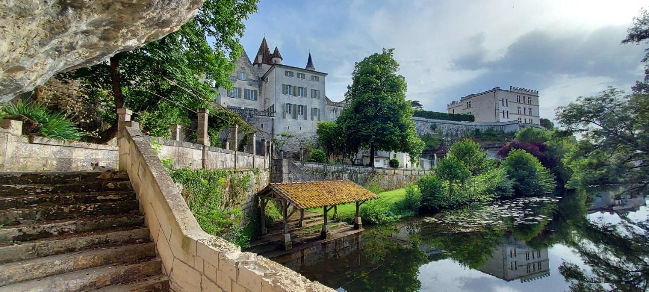 Chateau Des Senechaux, Bourdeilles Exterior foto